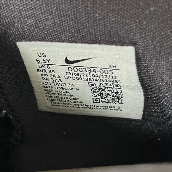 Nike Kyrie Infinity GS Black Metallic Silver Size 6.5 DD0334-005 - Picture 6 of 7